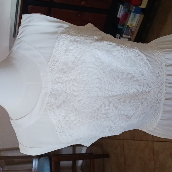 Gianni Bini Dresses & Skirts - Gianni Bini- Little White Dress